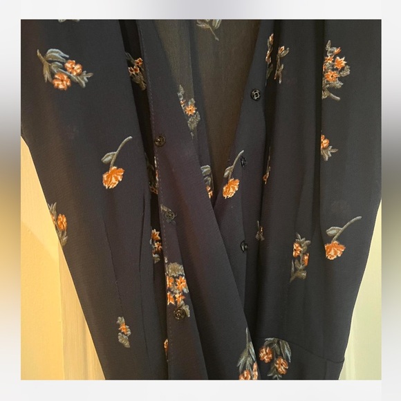 Reformation Size 4 Navy Blue Print Wrap Dress - Picture 4 of 4